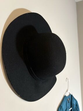Deena & Ozzy 100% Wool Hat - Size S / Brim diameter 14"